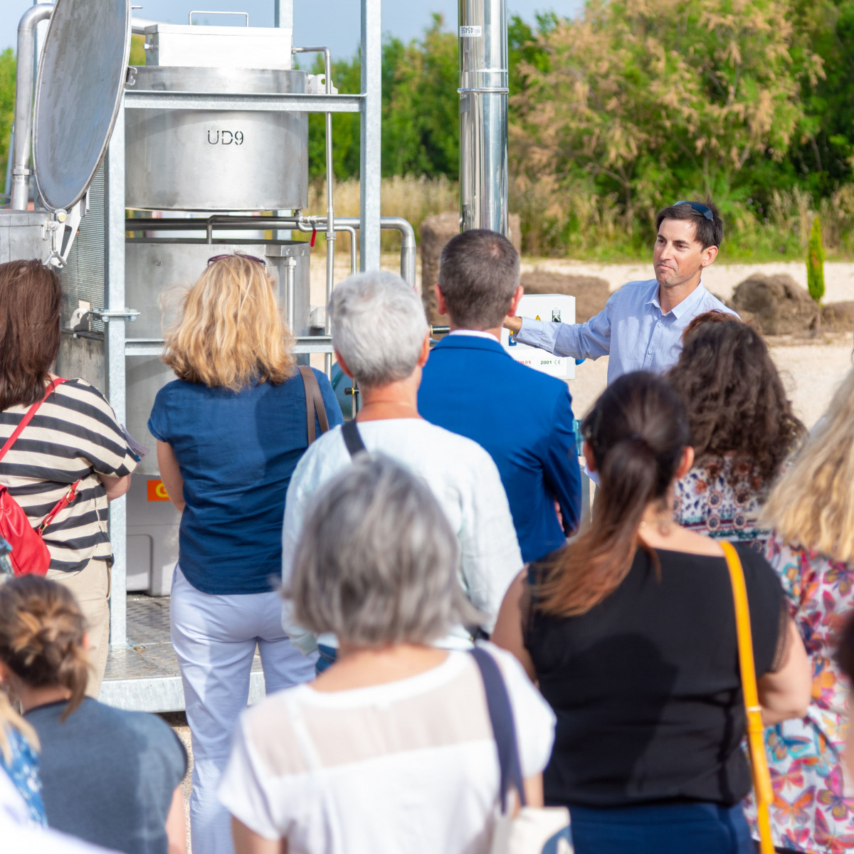 Atelier cueillette et distillation des lavandins chez Un Mas en Provence_Bellegarde