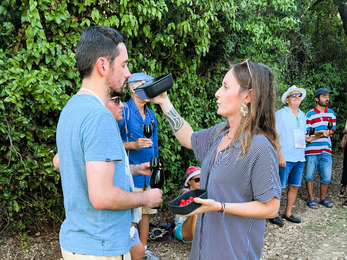 Initiation à la dégustation géosensorielle au Château Mourgues du Grès_Beaucaire Initiation à la dégustation géosensorielle au Château Mourgues du Grès_Beaucaire